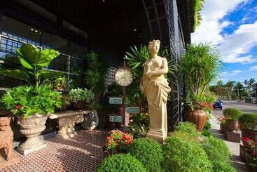 Chihpen Hotel Royal Kingdom