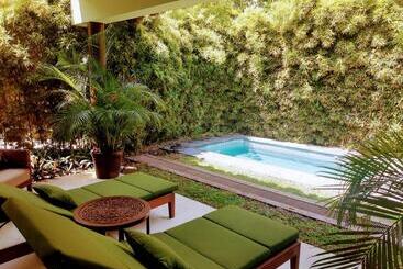 هتل Soul Spring Sanctuary