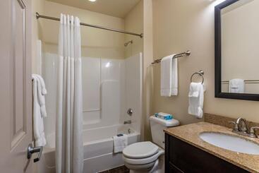 هتل Stay Over Suites   Fort Gregg Adams Area
