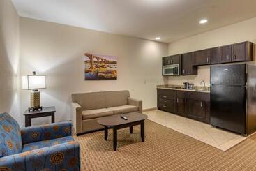 هتل Stay Over Suites   Fort Gregg Adams Area