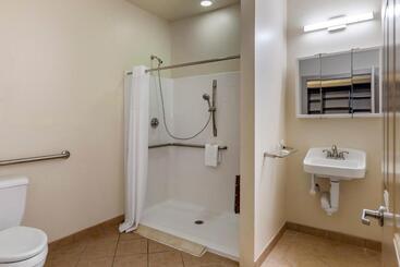 هتل Stay Over Suites   Fort Gregg Adams Area