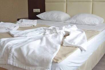 Otel Elisa Inn