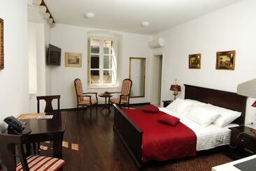 Sunce Palace Apartments With Free Offsite Parking