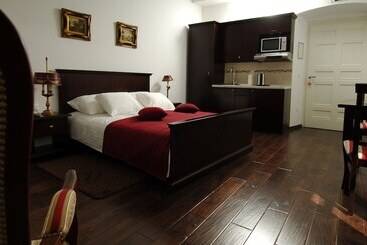 Sunce Palace Apartments With Free Offsite Parking