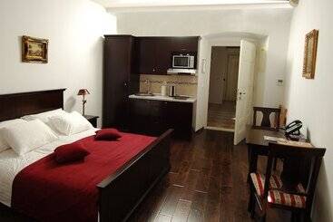 Sunce Palace Apartments With Free Offsite Parking