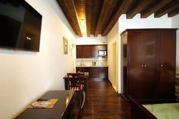 Sunce Palace Apartments With Free Offsite Parking