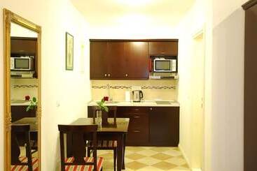 Sunce Palace Apartments With Free Offsite Parking
