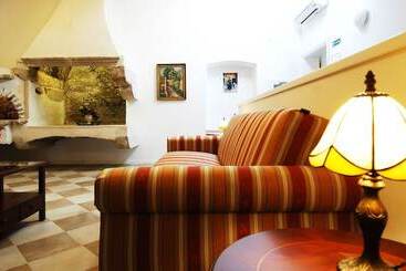 Sunce Palace Apartments With Free Offsite Parking