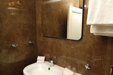 Sunce Palace Apartments With Free Offsite Parking
