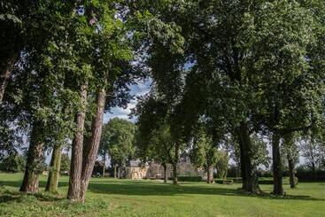 تختخواب و صبحانه Château De Planchevienne