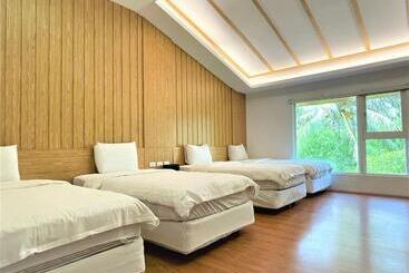 تختخواب و صبحانه Kenting Hemingway