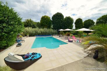 تختخواب و صبحانه Le Clos Des Oiseaux