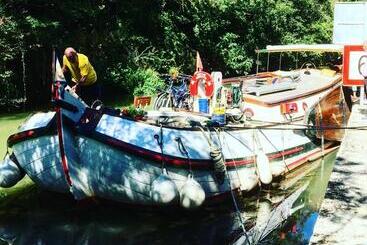 تختخواب و صبحانه Moulin De Bapaumes