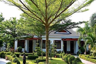 Forever Green Resort