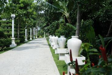 Forever Green Resort