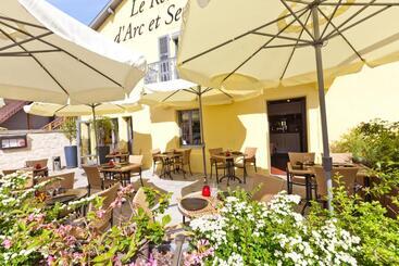 Hotel Le Relais D Arc Et Senans