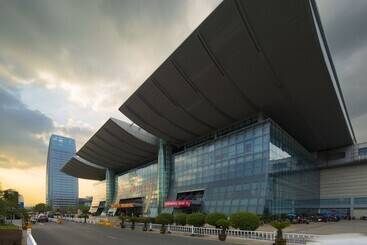 هتل Wanda Realm Yiwu