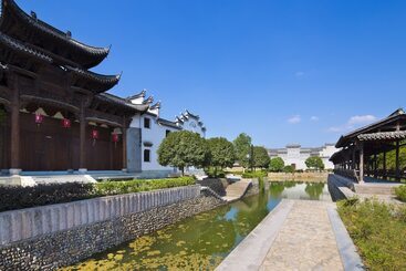 هتل Wanda Realm Yiwu