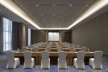 هتل Wanda Realm Yiwu