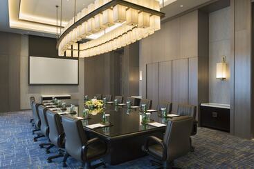 هتل Wanda Realm Yiwu