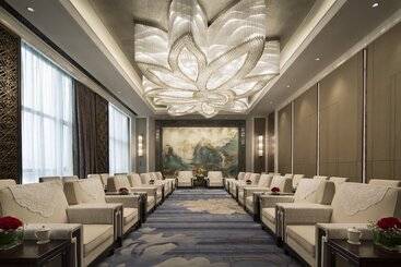 هتل Wanda Realm Yiwu