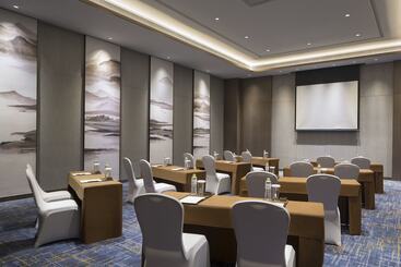 هتل Wanda Realm Yiwu
