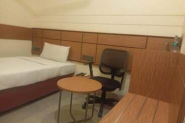Max Hotels Prayagraj