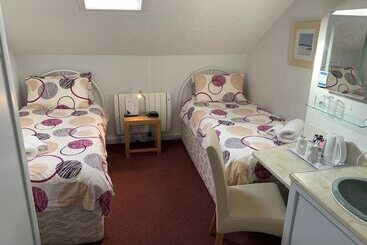 پانسیون Austins Self Service Guest House