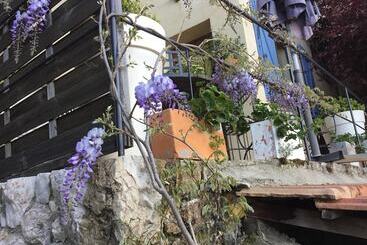 Skylark Bed & Breakfast
