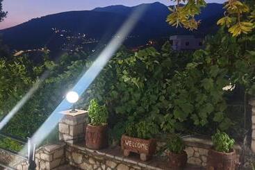 Apart Hotel Llazari