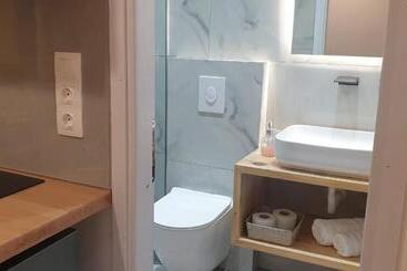 Apart Hotel Llazari