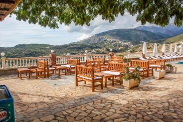 Apart Hotel Llazari
