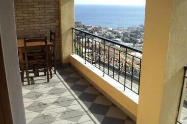 Apart Hotel Llazari