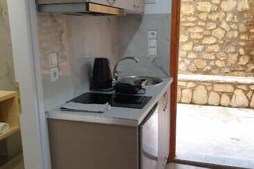 Apart Hotel Llazari