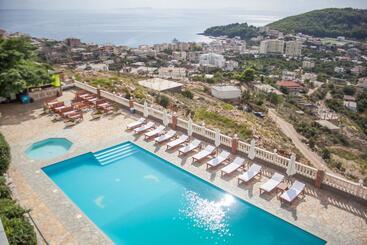 Apart Hotel Llazari