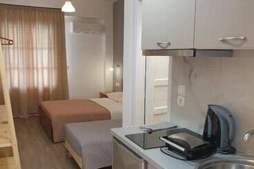 Apart Hotel Llazari