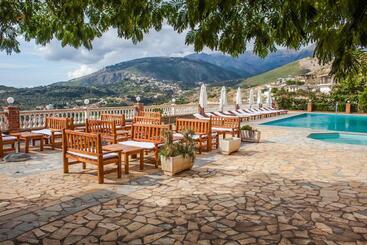Apart Hotel Llazari