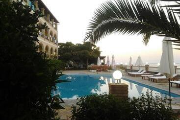Apart Hotel Llazari