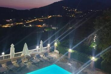 Apart Hotel Llazari