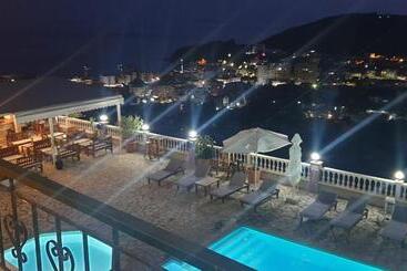 Apart Hotel Llazari