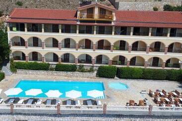 Apart Hotel Llazari
