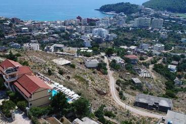 Apart Hotel Llazari
