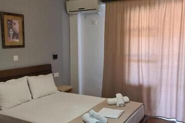 Apart Hotel Llazari