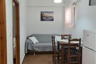 Apart Hotel Llazari