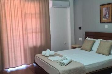 Apart Hotel Llazari