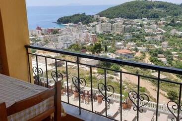 Apart Hotel Llazari