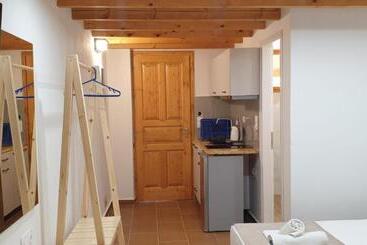 Apart Hotel Llazari