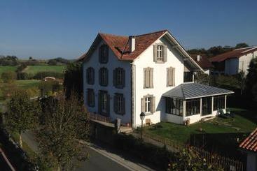 مبيت وإفطار Chalet Elisa Chambre D'hôtes