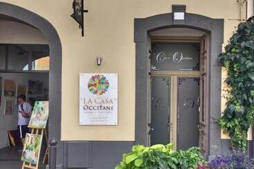 تختخواب و صبحانه La Casa Occitane