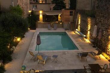 تختخواب و صبحانه La Casa Occitane